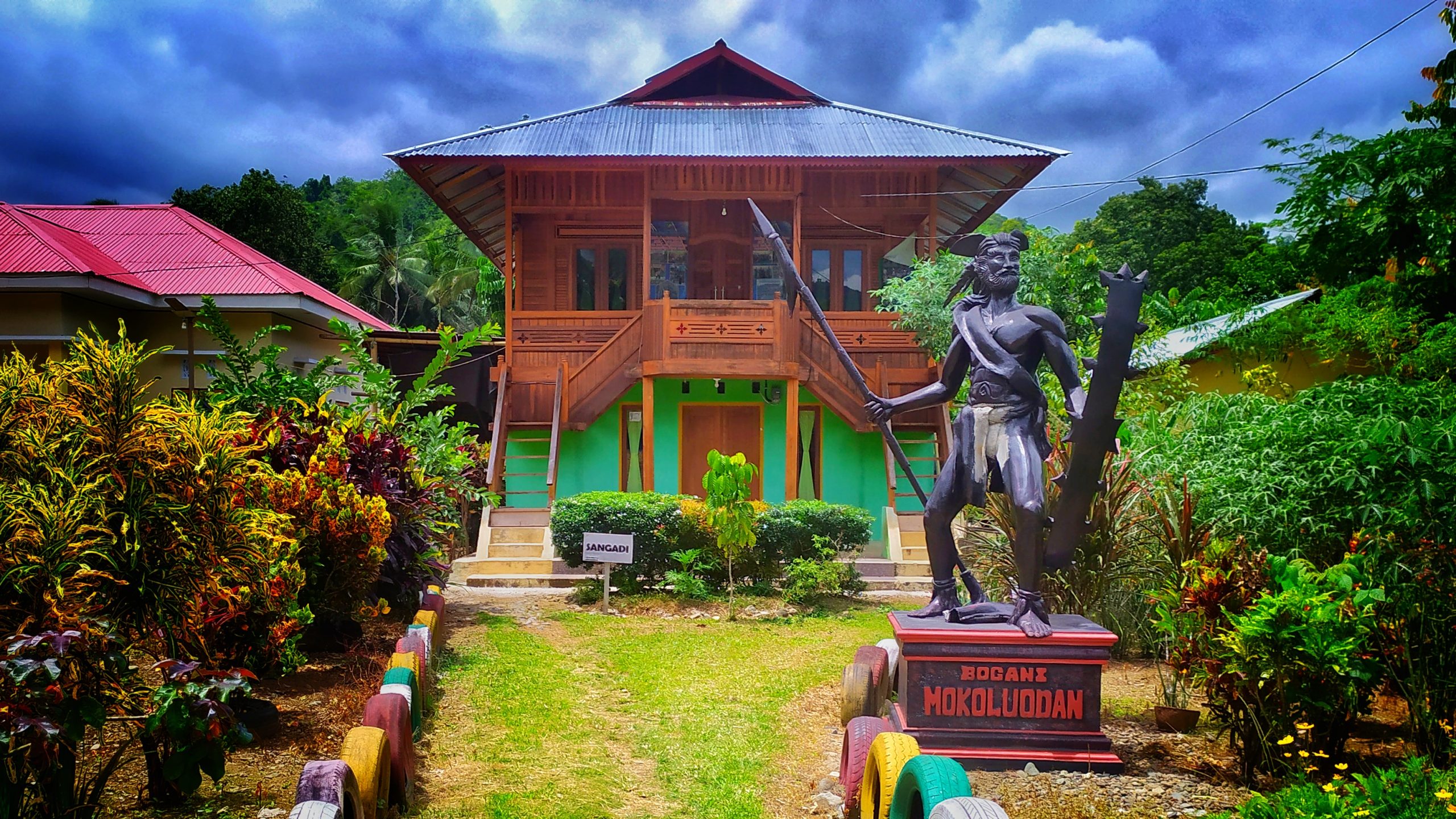 Rumah adat Monibi