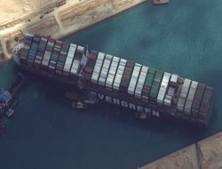 Terusan Suez Kembali Dibuka, Kapal Raksasa yang Tersangkut Berhasil Mengapung