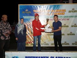 Bupati Iskandar Tutup Turnamen Olahraga Desa Tolondadu