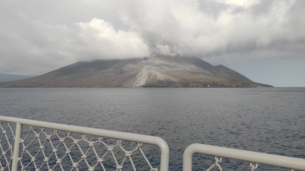 Gunung Ruang masih terus erupsi, (Foto: PANTAU24.COM/ Yegar Sahaduta).