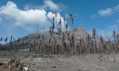 Kondisi Pulau Ruang pasca erupsi pada 16 dan 30 April 2024, (Foto: ZONAUTARA.com/Neno Karlina).