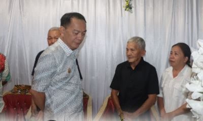 Wali Kota Tomohon Melayat ke Rumah Duka Ibu Agustina Tijow, (Foto: Pemkot Tomohon).