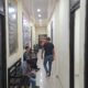 Mantan Bupati Sitaro Evangelian Sasingen diperiksa polisi lebih dari dua jam