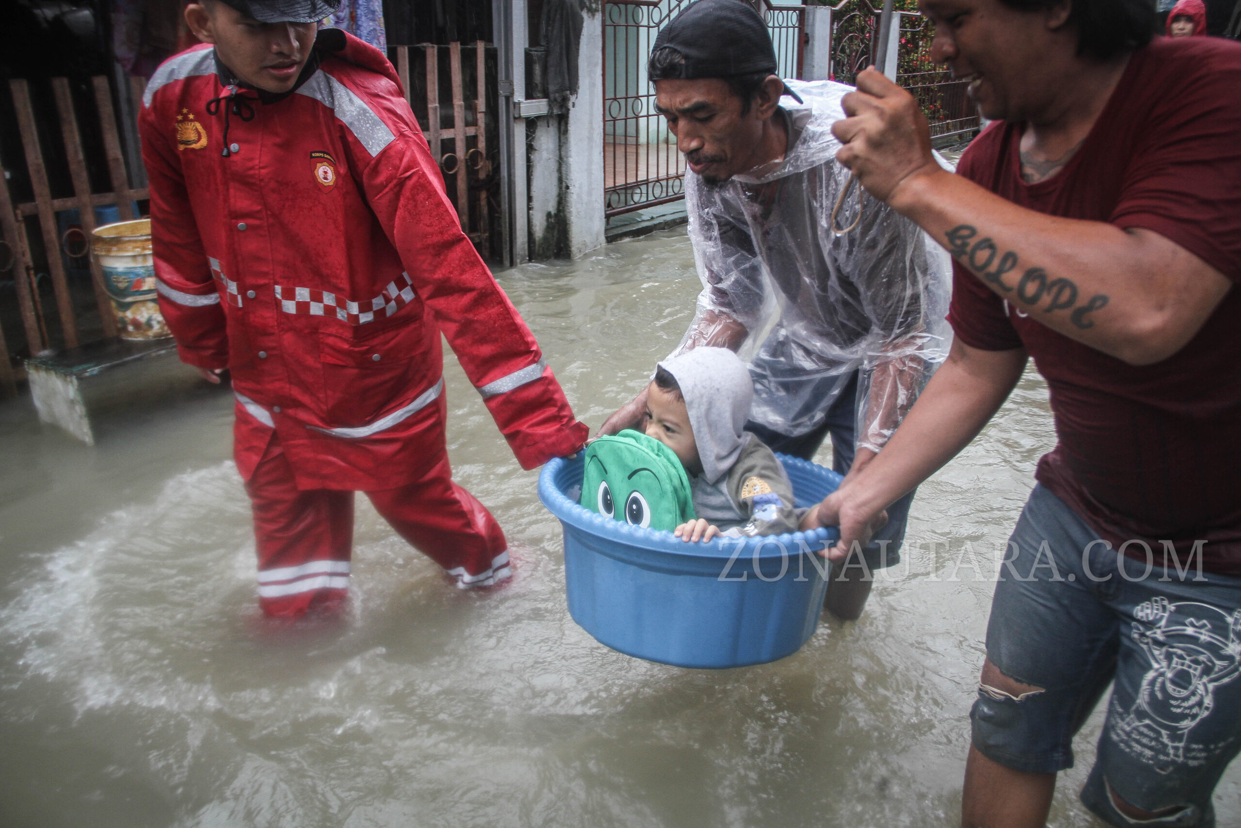 FOTO: Hari kedua banjir di Kota Manado 8 FOTO: Hari kedua banjir di Kota Manado