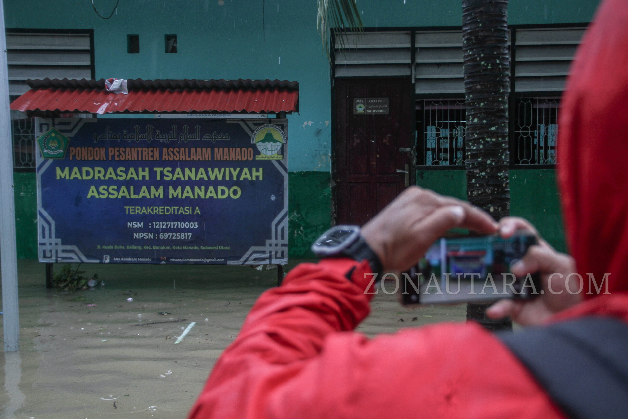 FOTO: Hari kedua banjir di Kota Manado 14 FOTO: Hari kedua banjir di Kota Manado