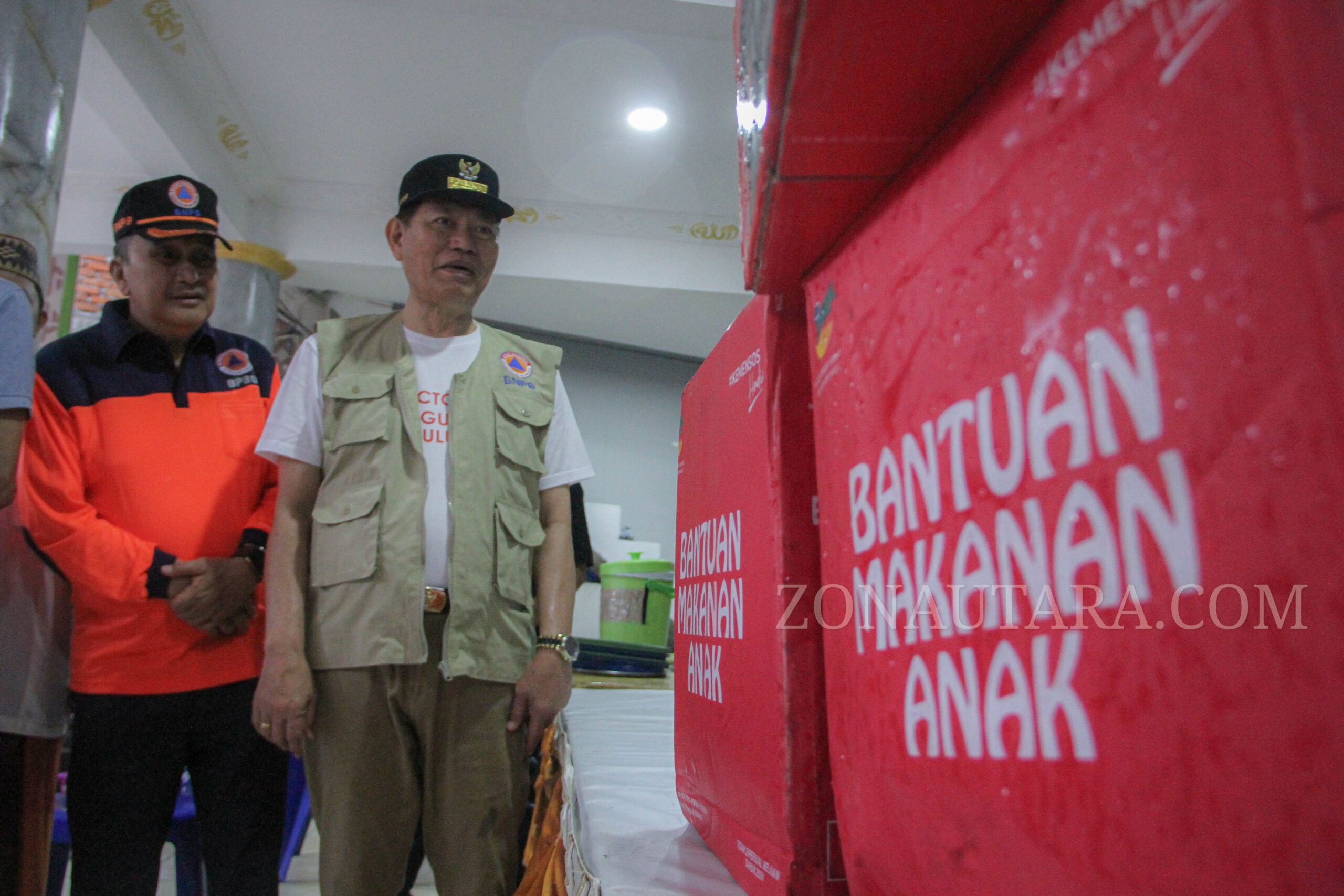 FOTO: Wagub Sulut tinjau korban terdampak banjir di Manado