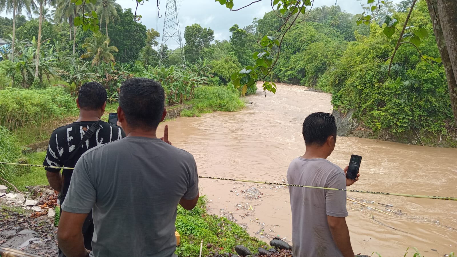 Warga Desa Lolayan hanyut, ditemukan tak bernyawa di Kilo 5 Mongkonai 10 Warga Desa Lolayan hanyut, ditemukan tak bernyawa di Kilo 5 Mongkonai