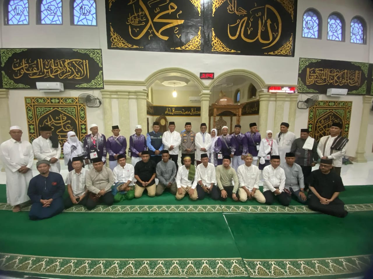Dibantu biaya oleh Pemda Bolsel, 9 jemaah calon haji dilepas Deddy Abdul Hamid 9 Dibantu biaya oleh Pemda Bolsel, 9 jemaah calon haji dilepas Deddy Abdul Hamid