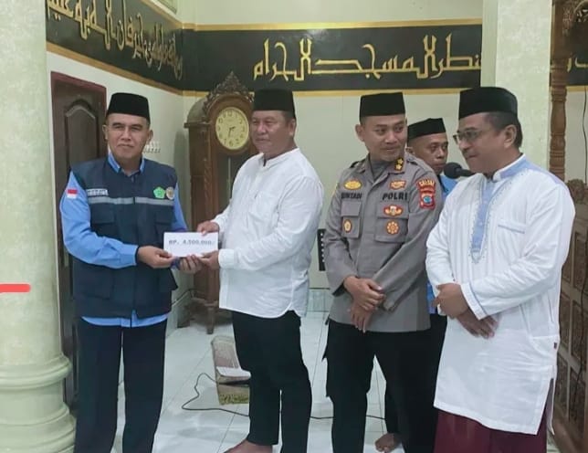 Dibantu biaya oleh Pemda Bolsel, 9 jemaah calon haji dilepas Deddy Abdul Hamid 8 Dibantu biaya oleh Pemda Bolsel, 9 jemaah calon haji dilepas Deddy Abdul Hamid
