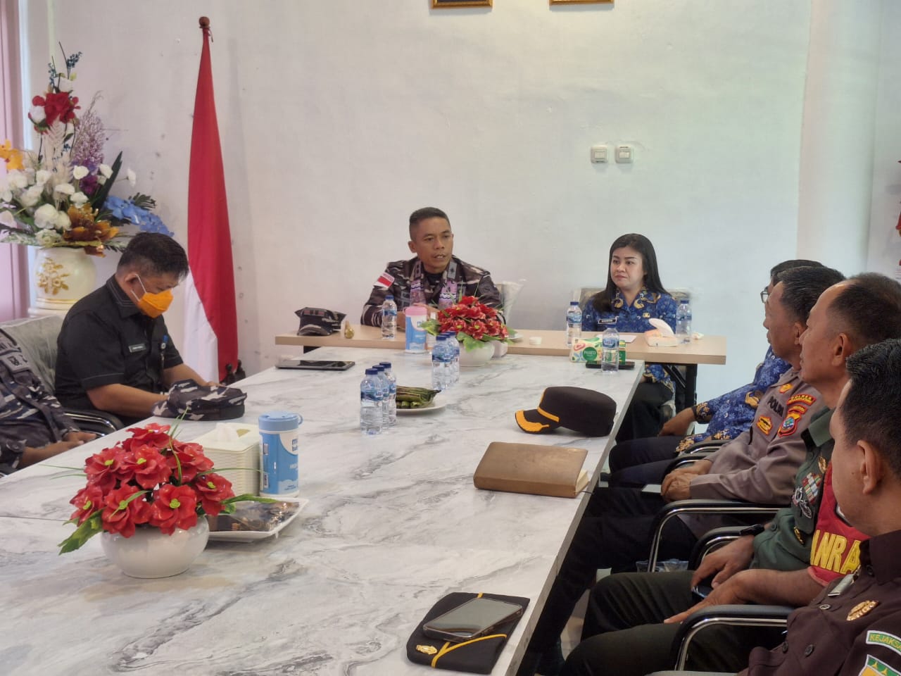 Danlanal Tahuna dan Pemerintah Sitaro bahas kerja sama strategis keamanan laut