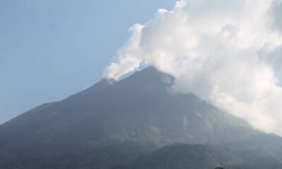 Gunungapi Karangetang di Sitaro masih waspada, masyarakat diminta jauhi zona bahaya