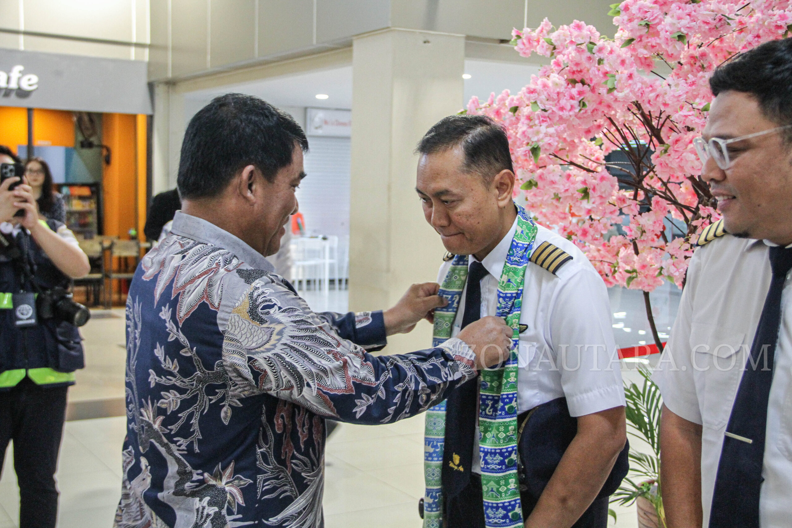 FOTO: Penerbangan perdana Manado - Tana Toraja 12 FOTO: Penerbangan perdana Manado - Tana Toraja