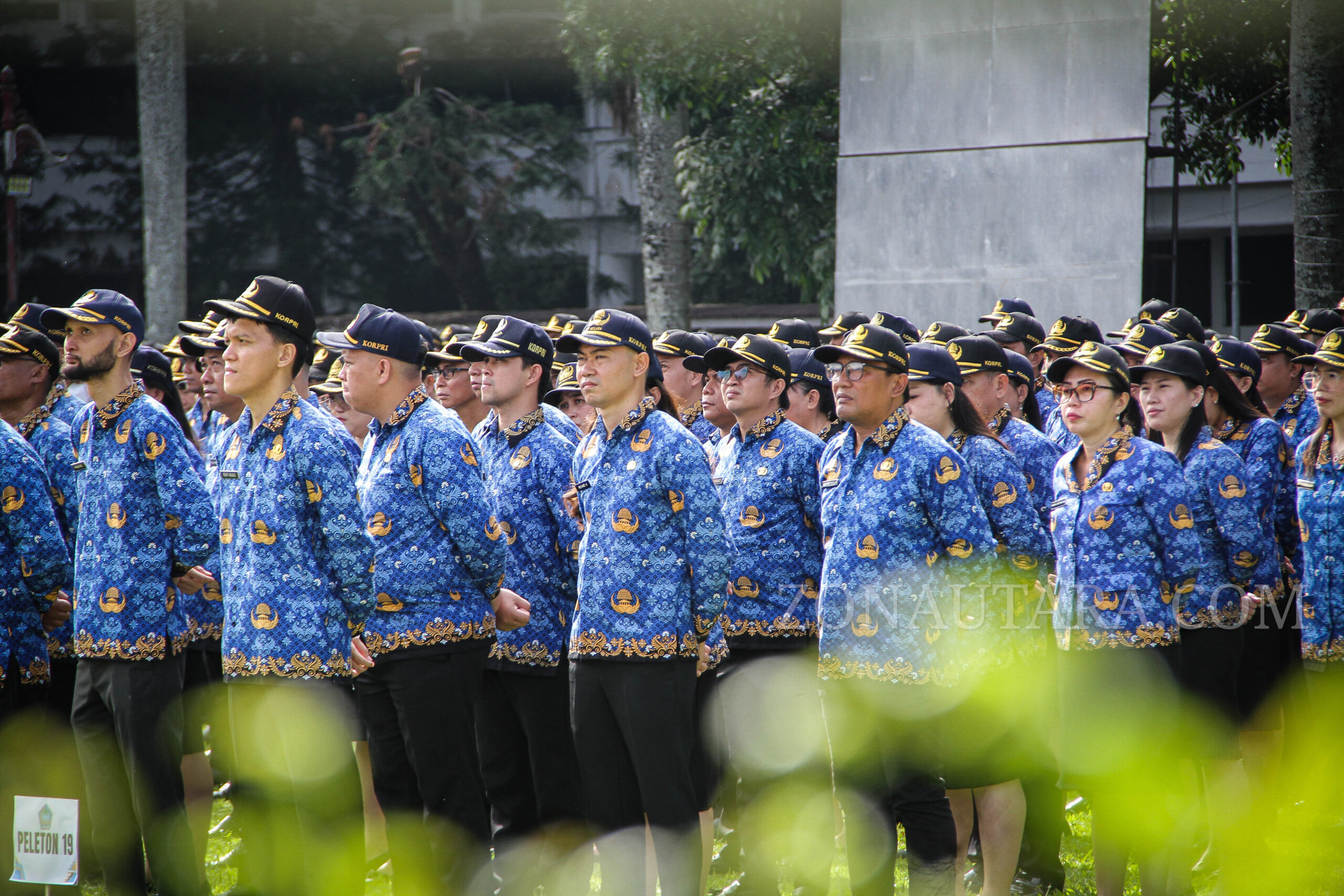 FOTO: Momen 3.420 PPPK Sulut terima SK pengangkatan di Lapangan Kantor Gubernur 9 FOTO: Momen 3.420 PPPK Sulut terima SK pengangkatan di Lapangan Kantor Gubernur