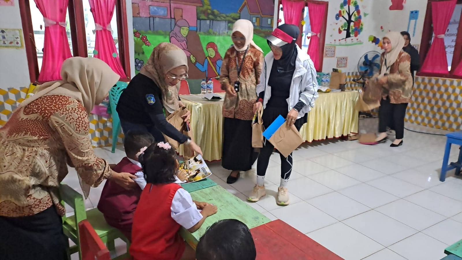 Bunda PAUD Bolsel dan Disdikbud dampingi MPLS di TK Cendana, Rante: Bentuk karakter sejak dini 9 Bunda PAUD Bolsel dan Disdikbud dampingi MPLS di TK Cendana, Rante: Bentuk karakter sejak dini
