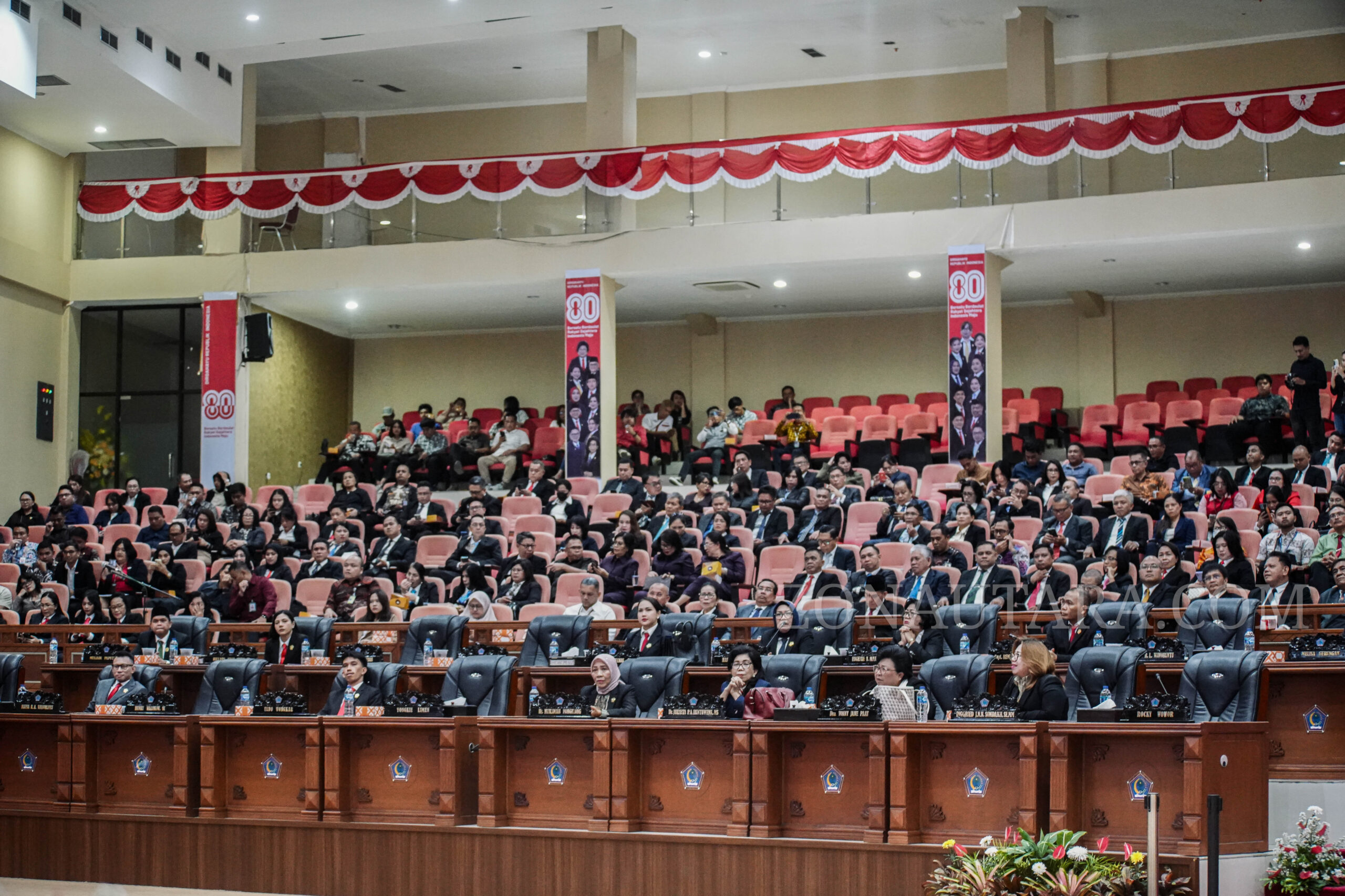 FOTO: Gubernur dan Wagub Sulut ikut saksikan Pidato Kenegaraan Presiden 9 FOTO: Gubernur dan Wagub Sulut ikut saksikan Pidato Kenegaraan Presiden