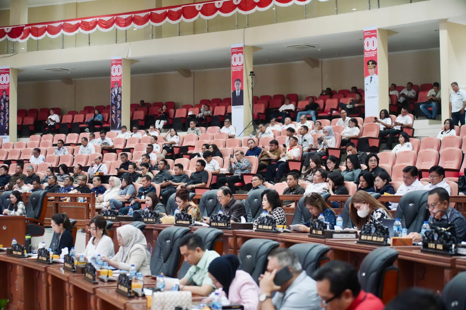 Gubernur Yulius Selvanus sampaikan Ranperda Perubahan APBD 2025 dalam Rapat Raripurna DPRD Sulut