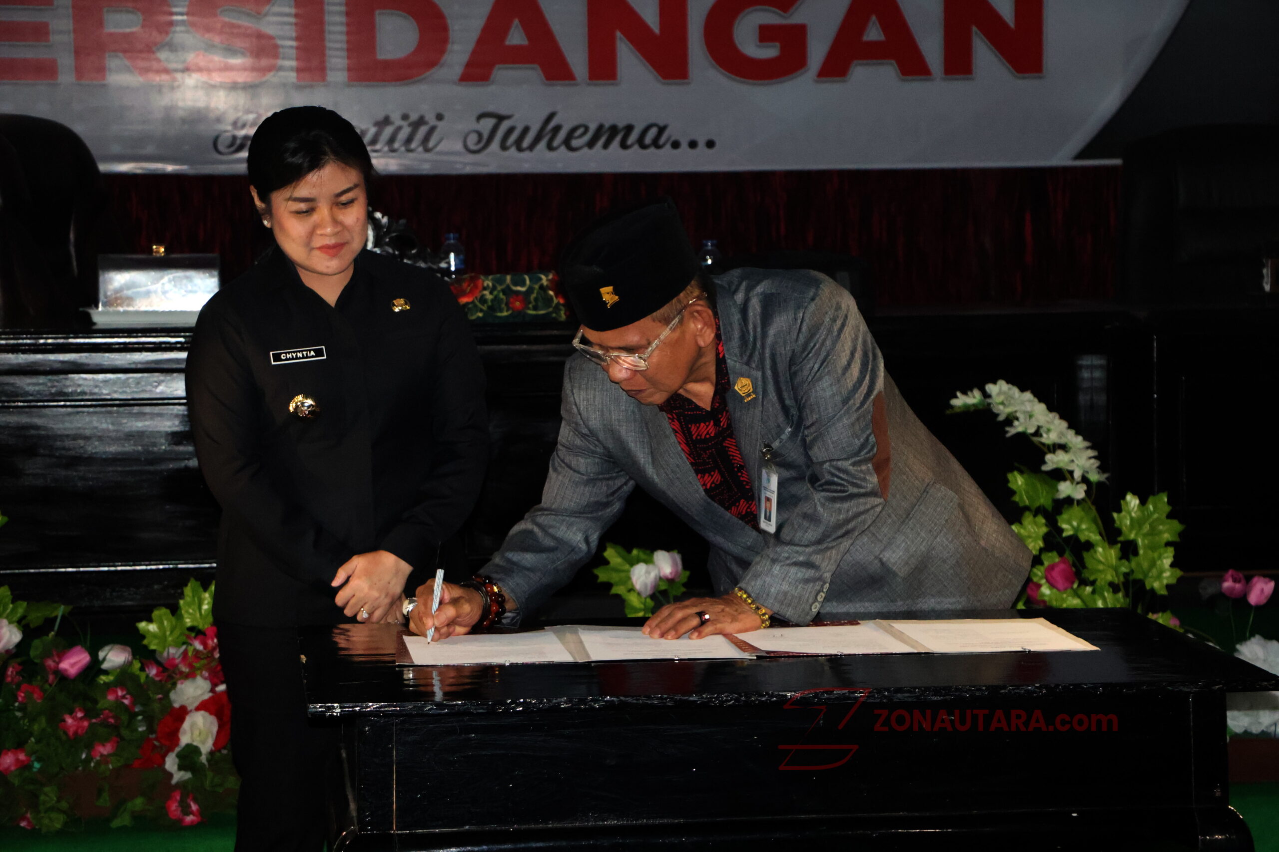 FOTO: Di tengah gelap gulita, masa depan Kabupaten 3T ini disahkan 12 sitaro