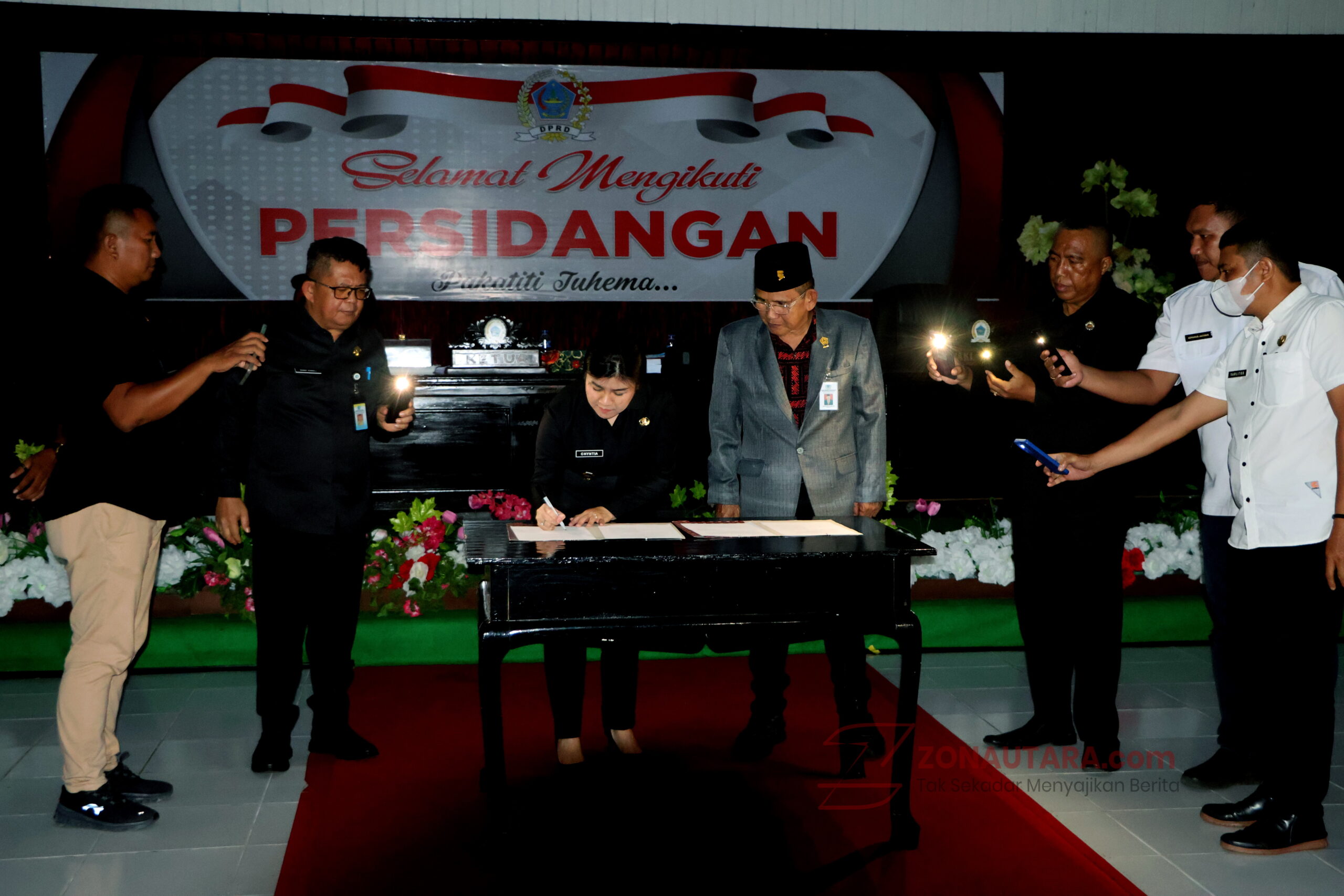 FOTO: Di tengah gelap gulita, masa depan Kabupaten 3T ini disahkan 7 sitaro