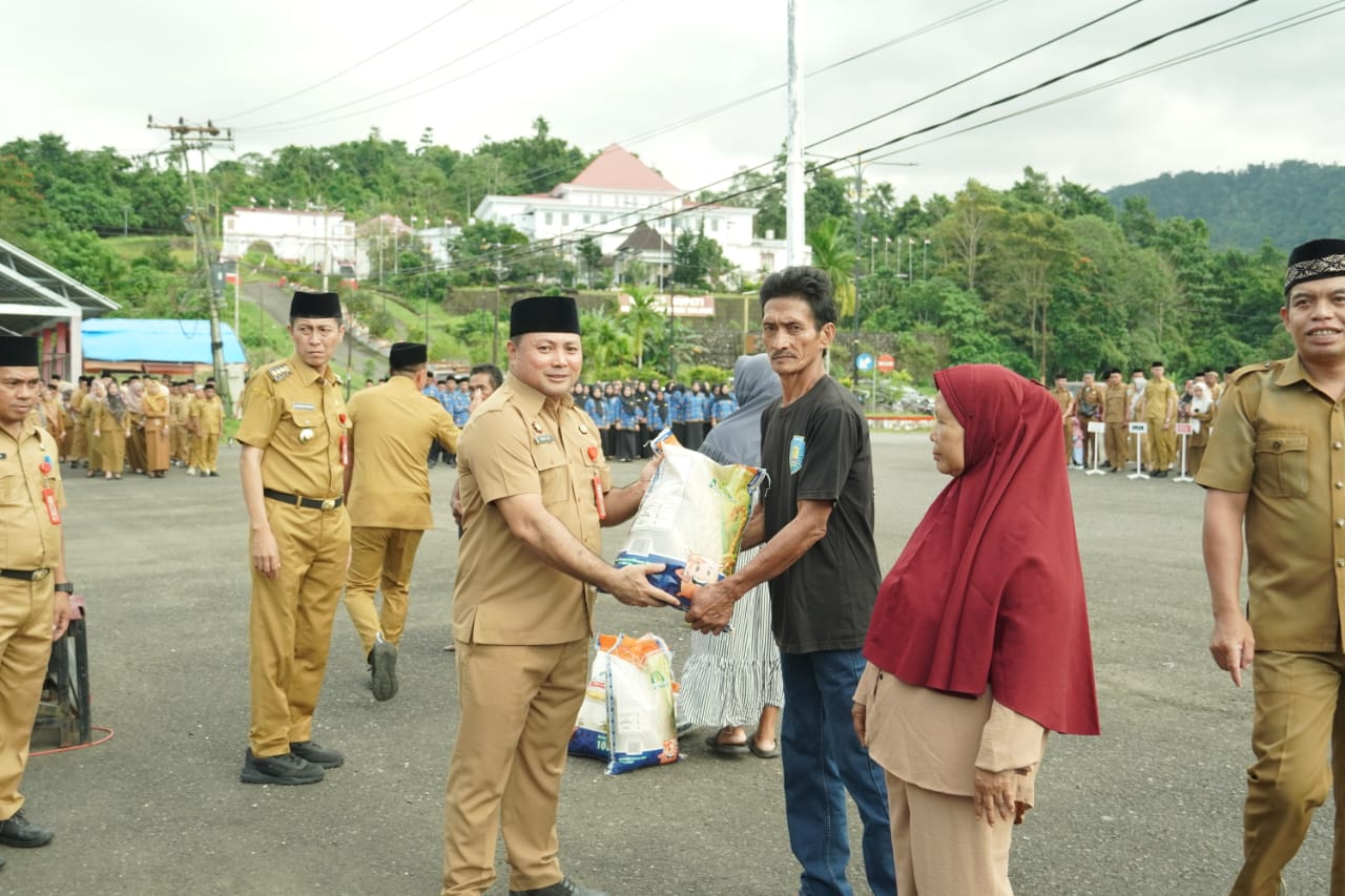 Iskandar–Deddy gerak cepat kendalikan inflasi, ribuan warga Bolsel dapat bantuan beras CPPD