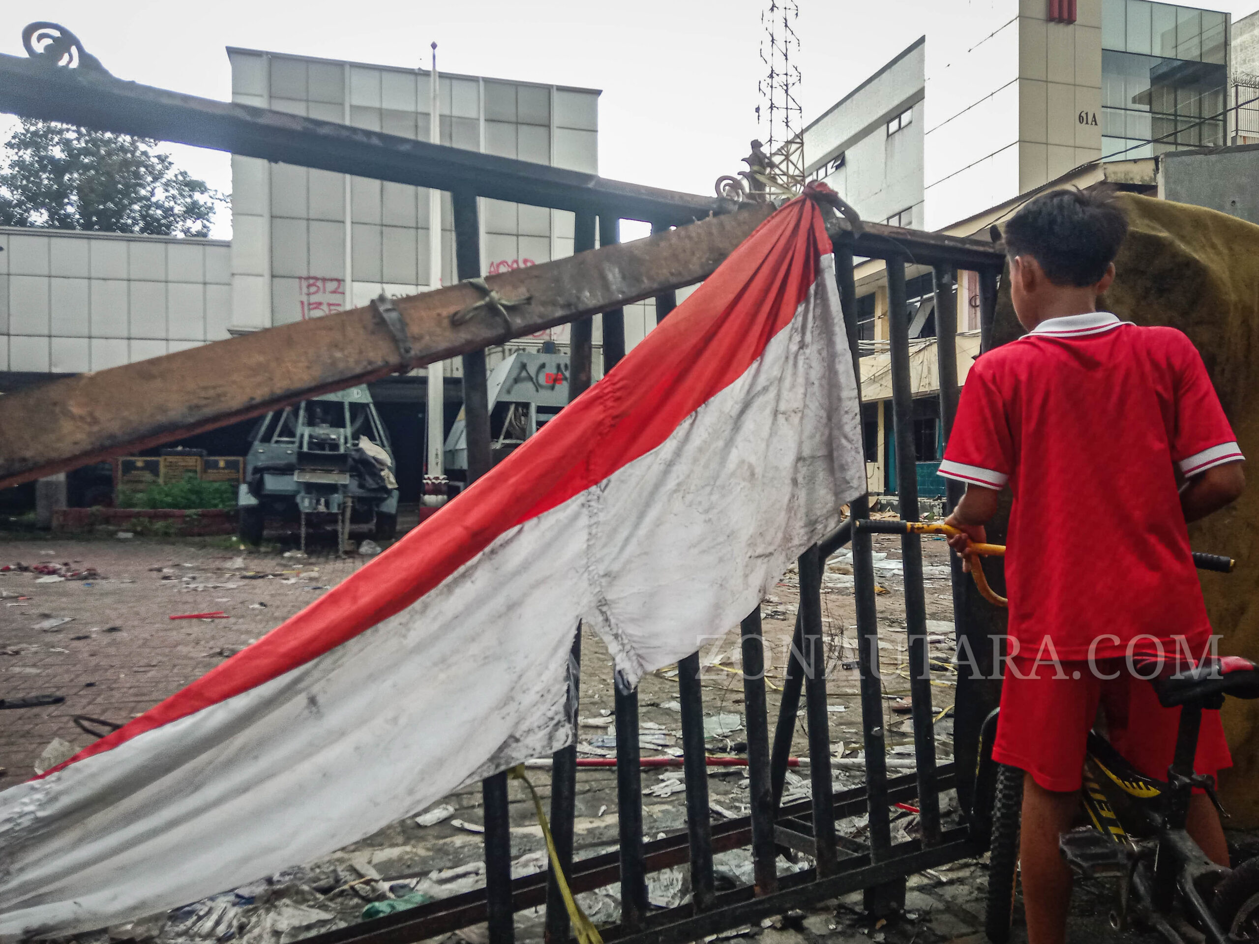 Pasca unjuk rasa ricuh di Jakarta: Fasilitas umum rusak parah, transportasi digratiskan, Polri siap tindak tegas 8 unjuk rasa