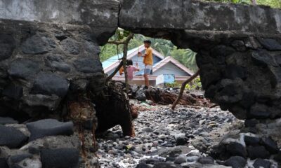 Talud pantai jebol, warga Paseng hadapi ancaman serius cuaca buruk