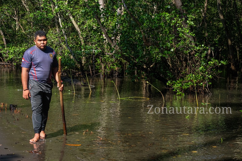 FOTO: Wagub Sulut Victor Mailangkay tanam Mangrove di Grand Luley Manado