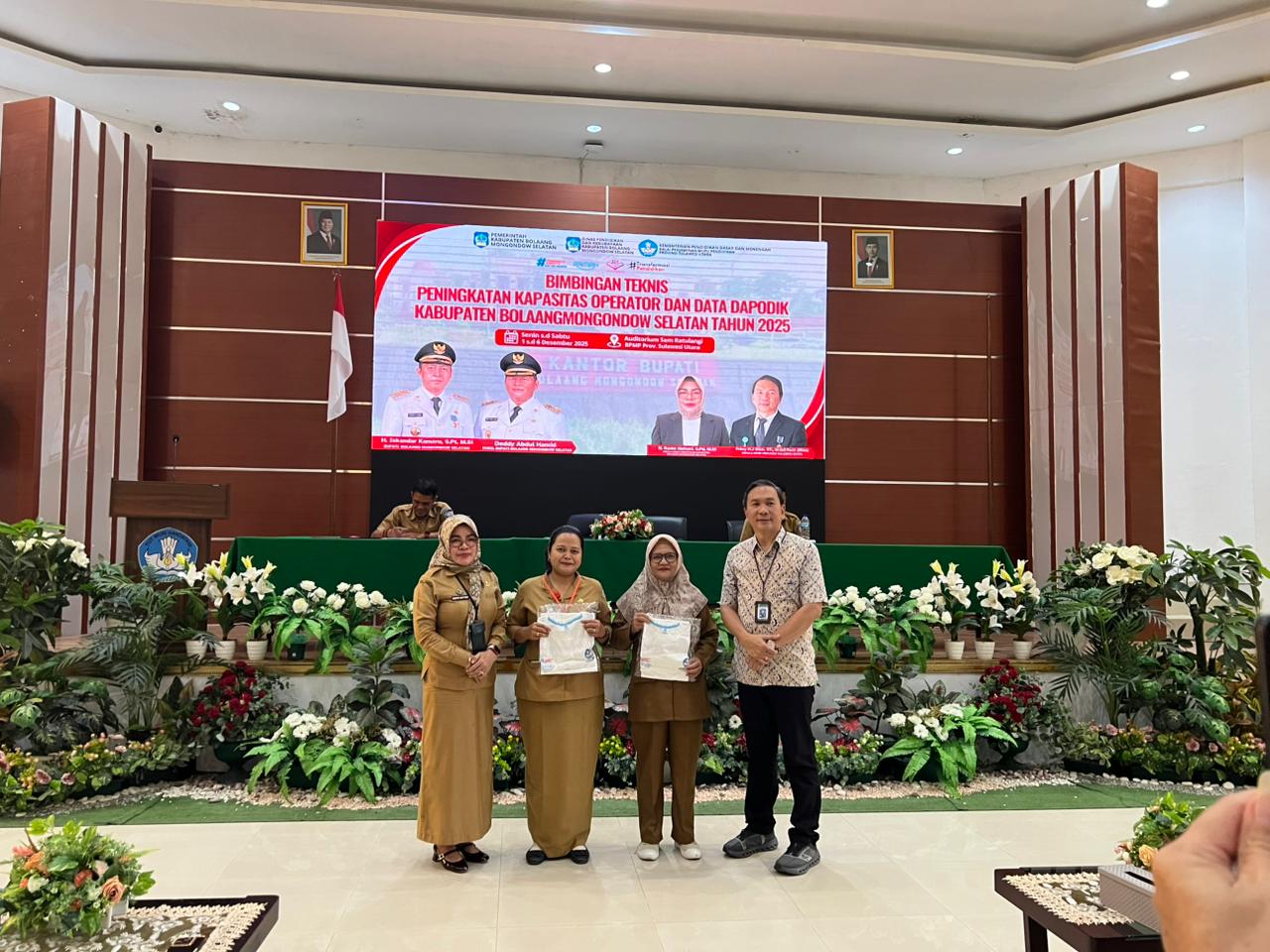 Dinas Pendidikan Bolsel genjot ketelitian data: 139 peserta ‘dikunci’ dalam bimtek Dapodik 2025 10 Dinas Pendidikan Bolsel genjot ketelitian data: 139 peserta ‘dikunci’ dalam bimtek Dapodik 2025