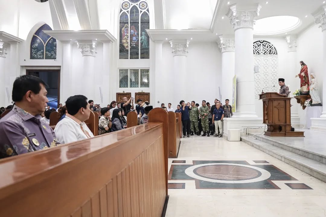 FOTO: Moment Menteri Agama Nasaruddin Umar berada di Gereja Katedral Manado didampingi Wagub Sulut 13 Menteri Agama