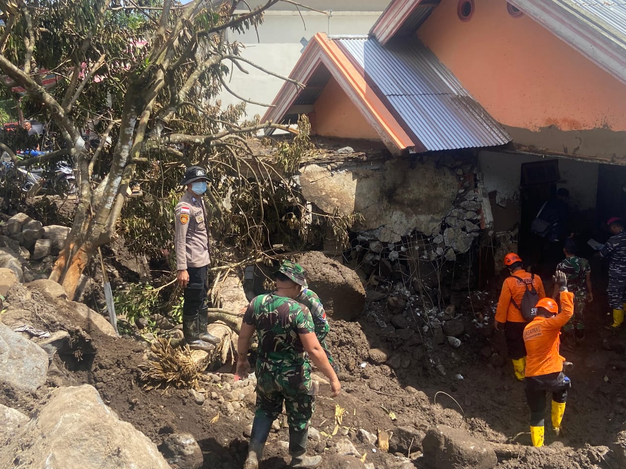 Dandim 1303 sebut trauma anak pascabanjir Siau jadi perhatian serius