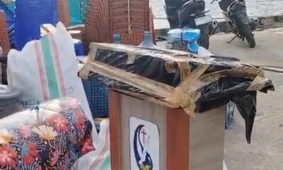Jelang sore, barang bawaan penyintas Gunung Ruang masih menumpuk di Dermaga Torosik