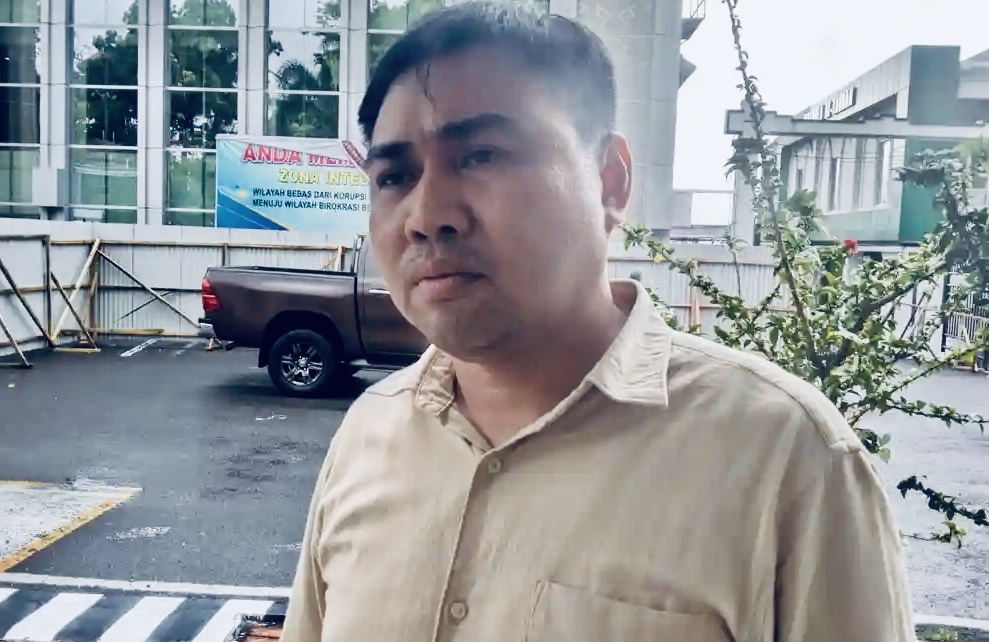 Anggota DPRD Sitaro Evenson Liempepas diperiksa Kejati Sulut
